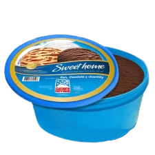 Flan, chocolate y chantilly